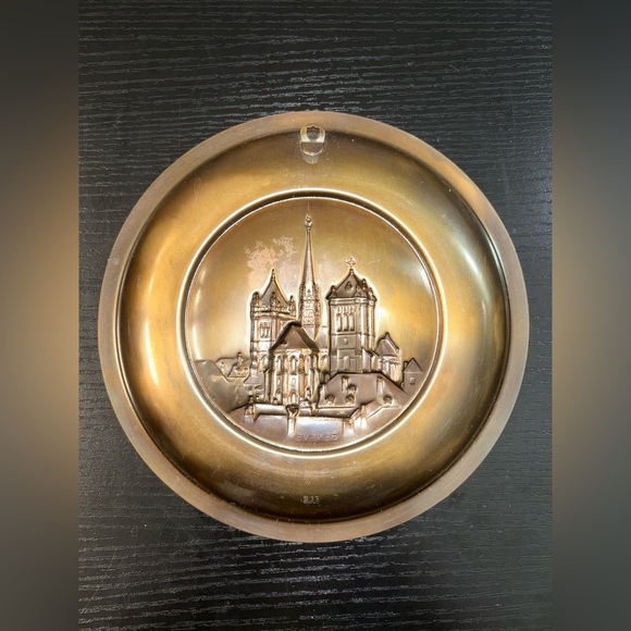 VINTAGE RARE SIGG SWITZERLAND BRONZE WALL HANGING PLATE GENEVE 7.5” - Picture 3 of 5